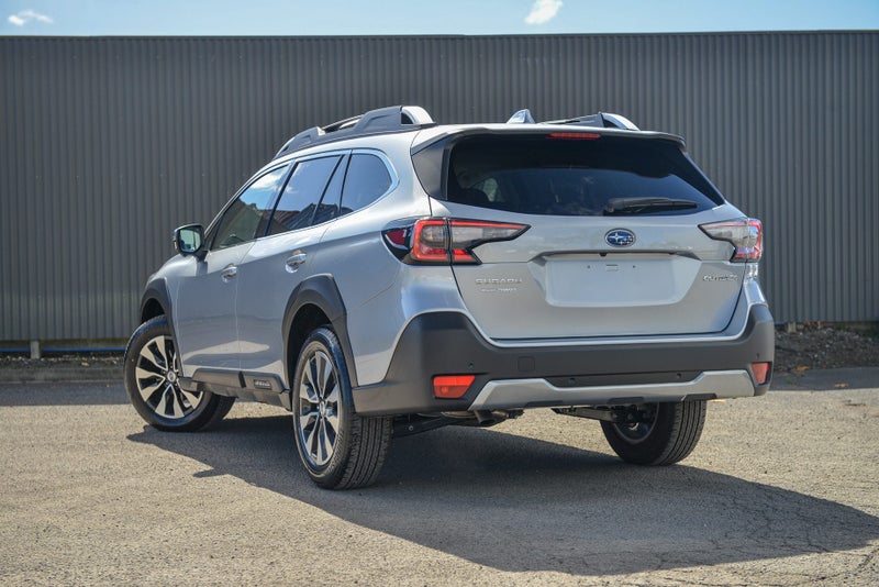 2025 Subaru Outback Touring 2.5I image 3