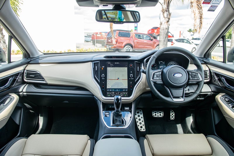 2025 Subaru Outback Touring 2.5I image 2