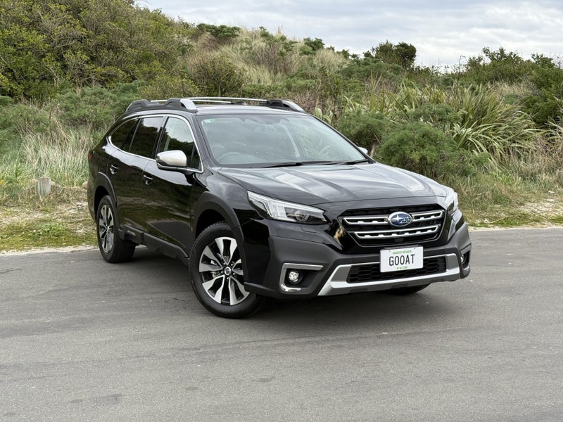 2025 Subaru Outback Touring 2.5i SLT image 1