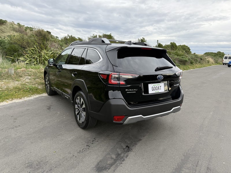 2025 Subaru Outback Touring 2.5i SLT image 5
