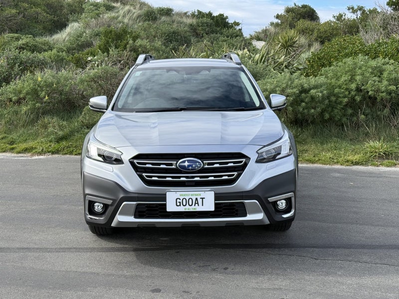 2025 Subaru Outback Touring 2.5i SLT image 2