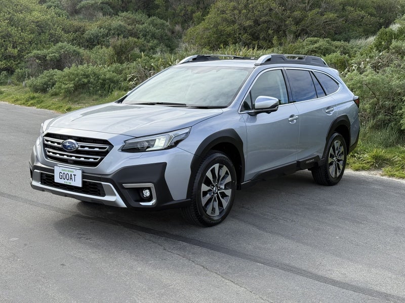 2025 Subaru Outback Touring 2.5i SLT image 3