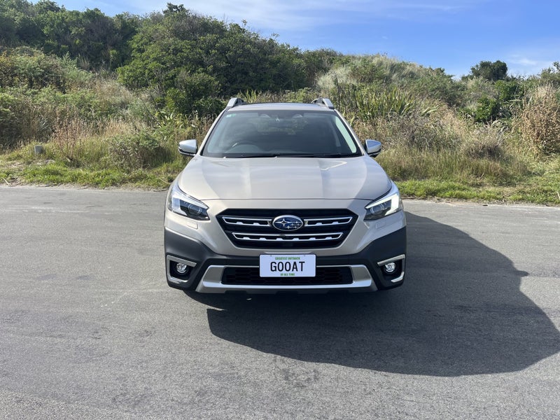 2025 Subaru Outback Touring 2.5i SLT image 2