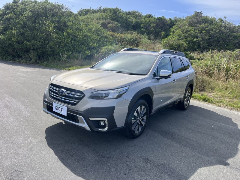 2025 Subaru Outback Touring 2.5i SLT image 3