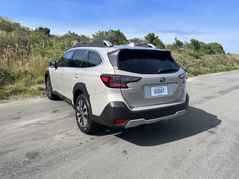 2025 Subaru Outback Touring 2.5i SLT image 5