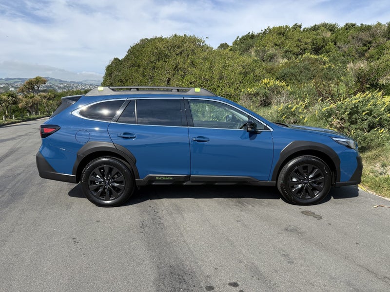 2025 Subaru Outback Touring 2.5i SLT image 4