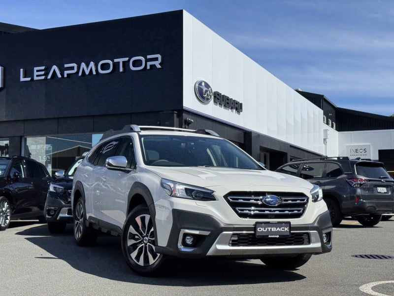 2025 Subaru Outback Touring 2.5L AWD image 1