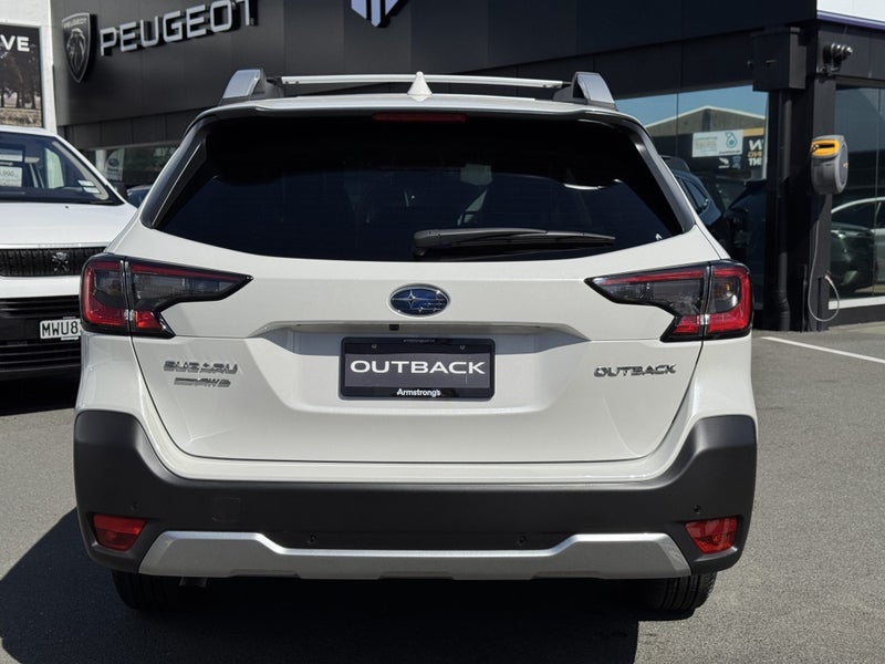 2025 Subaru Outback Touring 2.5L AWD image 5