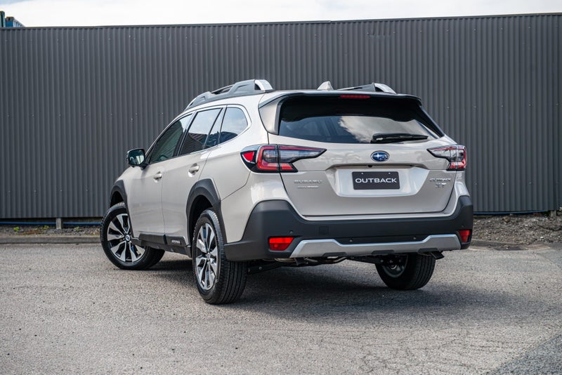 2025 Subaru Outback Touring 2.5P/4Wd image 3