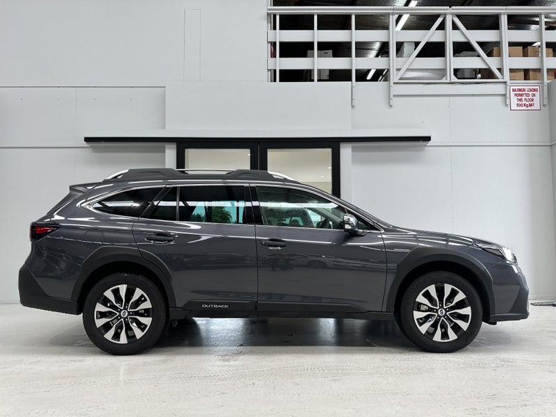 2025 Subaru Outback Touring image 3