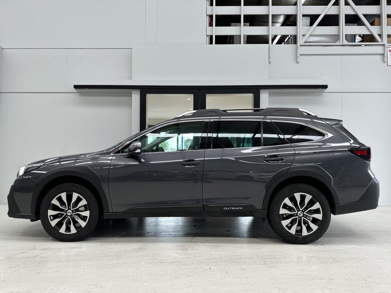 2025 Subaru Outback Touring image 5