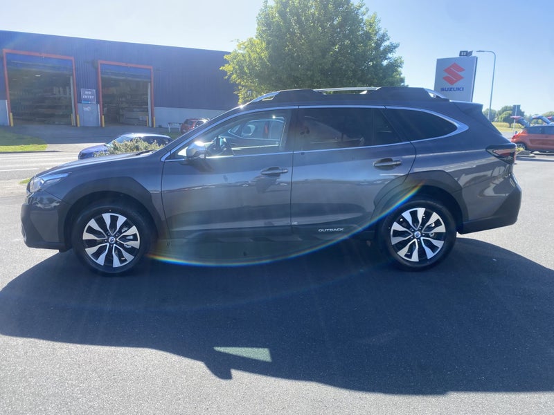 2025 Subaru Outback XT Touring 2.4T image 4