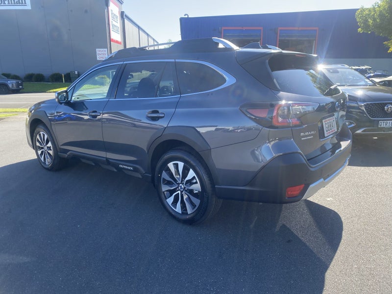 2025 Subaru Outback XT Touring 2.4T image 5