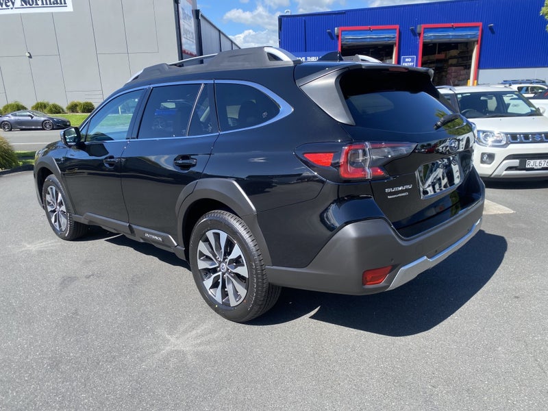 2025 Subaru Outback XT Touring 2.4T image 5