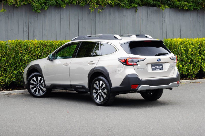 2025 Subaru Outback XT Touring image 3