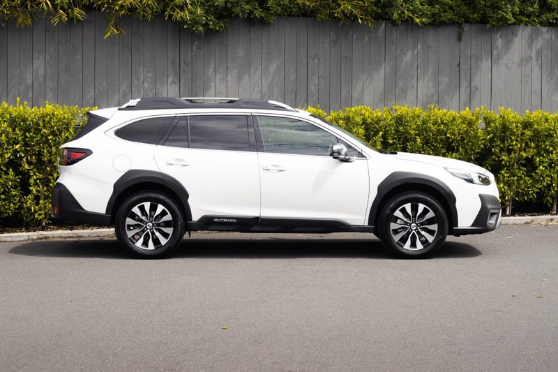 2025 Subaru Outback XT Touring image 2