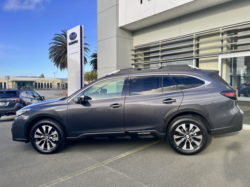 2025 Subaru Outback XT Touring image 4