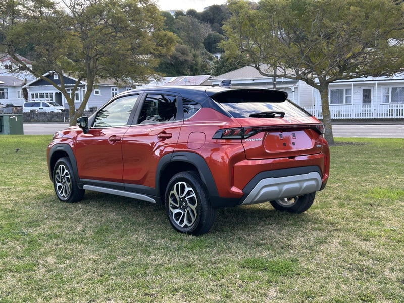2025 Suzuki Fronx GLX 1.5Pmh/6At Two Tone image 5
