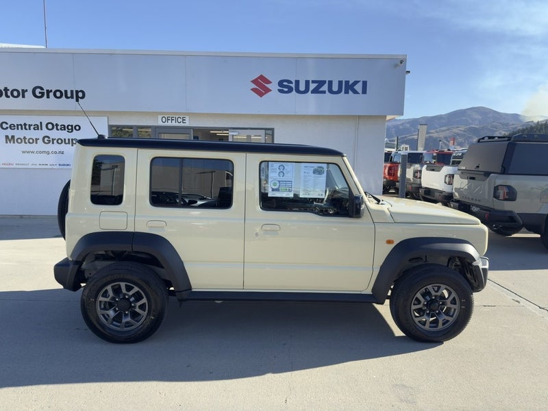 2025 Suzuki Jimny 1.5 Sierra 5 Door Auto image 3