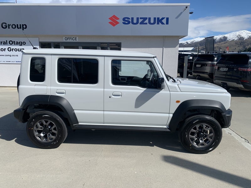 2025 Suzuki Jimny 1.5 Sierra 5 Door Auto image 3