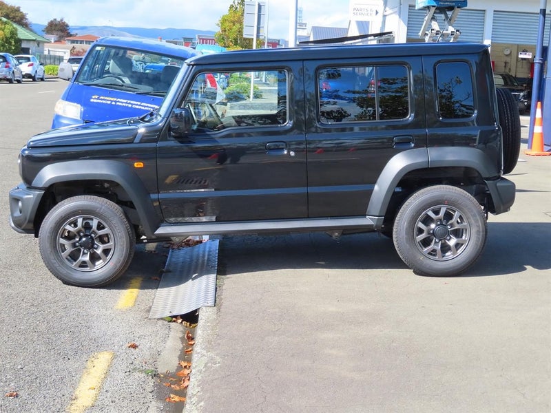 2025 Suzuki Jimny 5 DOOR MANUAL image 3