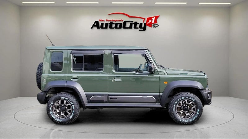 2025 Suzuki Jimny 5-Door Safari Edition image 3