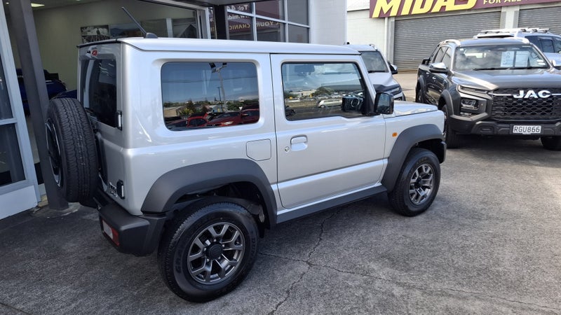 2025 Suzuki Jimny Sierra 3dr Manual image 2