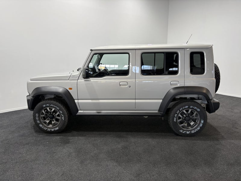 2025 Suzuki Jimny Sierra 5 door image 4