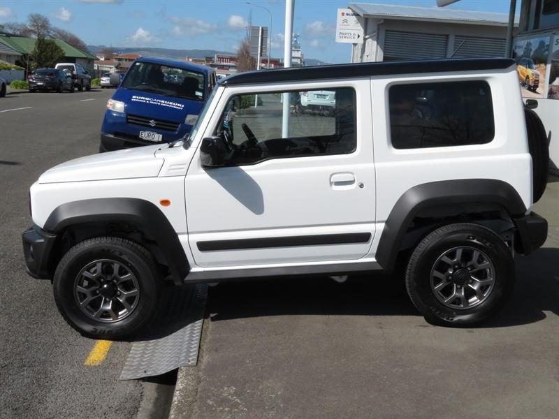2025 Suzuki Jimny SIERRA AUTO image 3