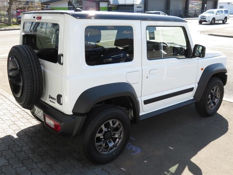 2025 Suzuki Jimny SIERRA AUTO image 5