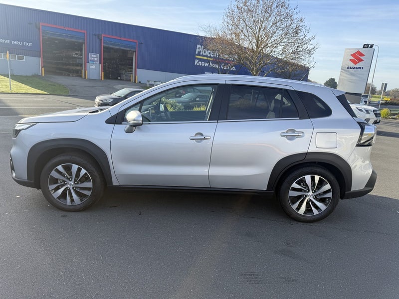 2025 Suzuki S-Cross JLX 2WD Hybrid image 4