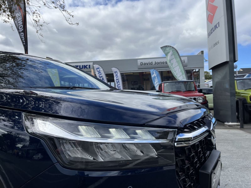 2025 Suzuki S-Cross JLX Hybrid 2WD image 2