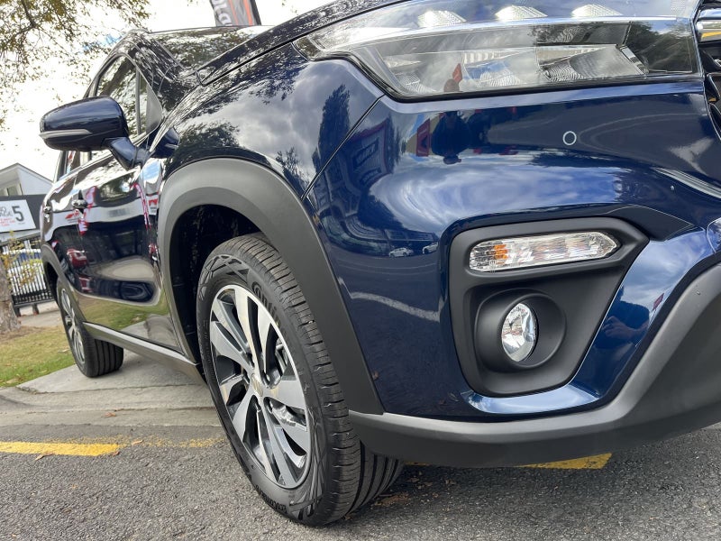 2025 Suzuki S-Cross JLX Hybrid 2WD image 3