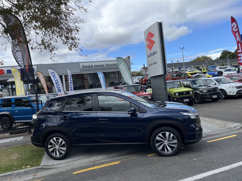 2025 Suzuki S-Cross JLX Hybrid 2WD image 4