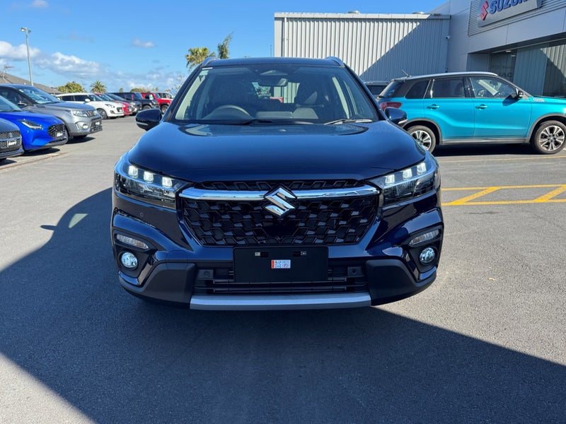 2025 Suzuki S-Cross JLX Hybrid image 5