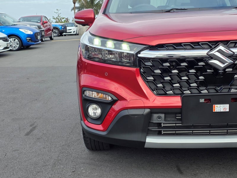 2025 Suzuki S-Cross JLX Hybrid image 4