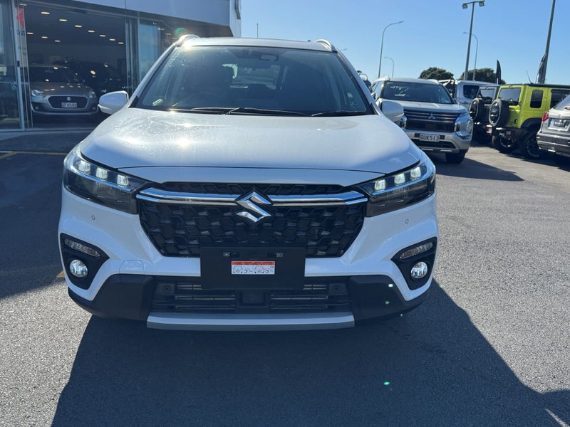 2025 Suzuki S-Cross JLX Hybrid AWD image 4