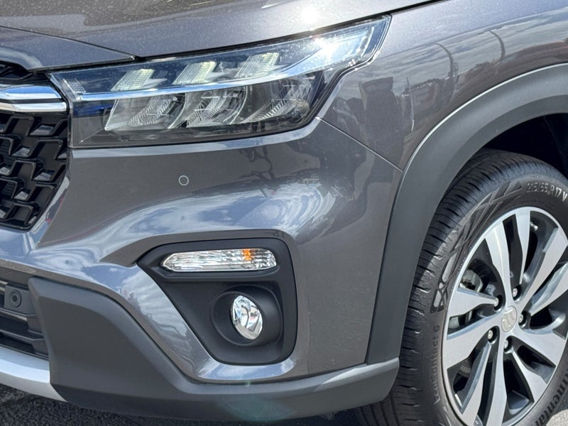 2025 Suzuki S-Cross JLX Hybrid AWD image 3