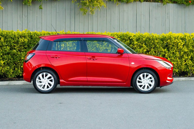 2025 Suzuki Swift 1.2 Hybrid GLS Manual image 2