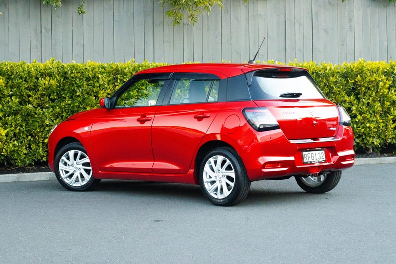 2025 Suzuki Swift 1.2 Hybrid GLS Manual image 3