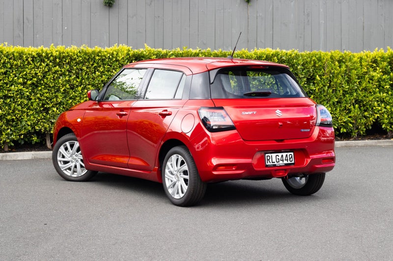 2025 Suzuki Swift 1.2 Hybrid GLS Manual image 3