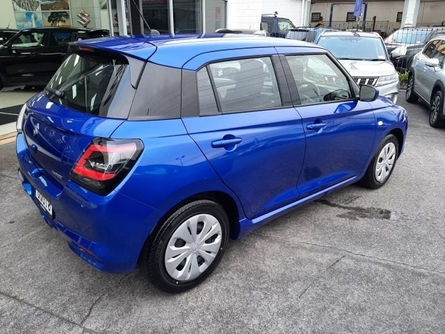 2025 Suzuki Swift 1.2 HYBRID GLS MANUAL image 2