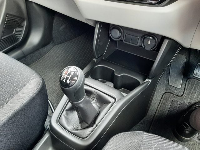 2025 Suzuki Swift 1.2 HYBRID GLS MANUAL image 3