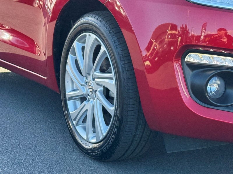 2025 Suzuki Swift GL image 2