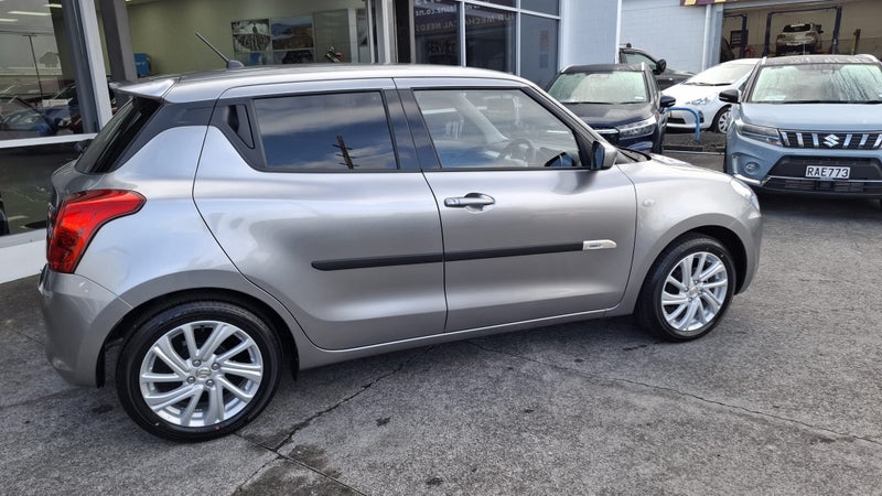 2025 Suzuki Swift GL 1.2 CVT image 3