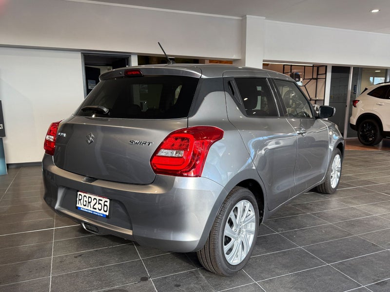 2025 Suzuki Swift GL image 4