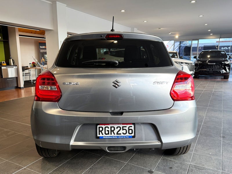 2025 Suzuki Swift GL image 5