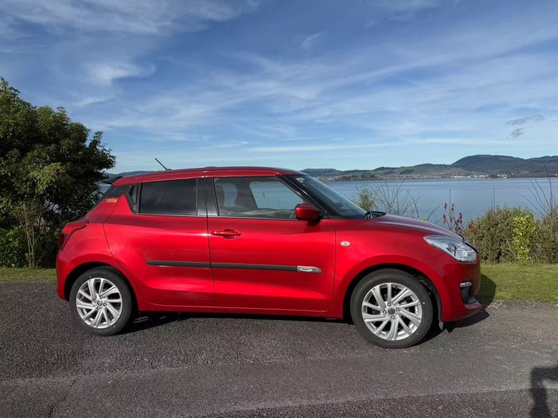 2025 Suzuki Swift GL image 2