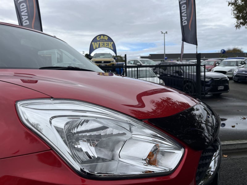 2025 Suzuki Swift GL image 2