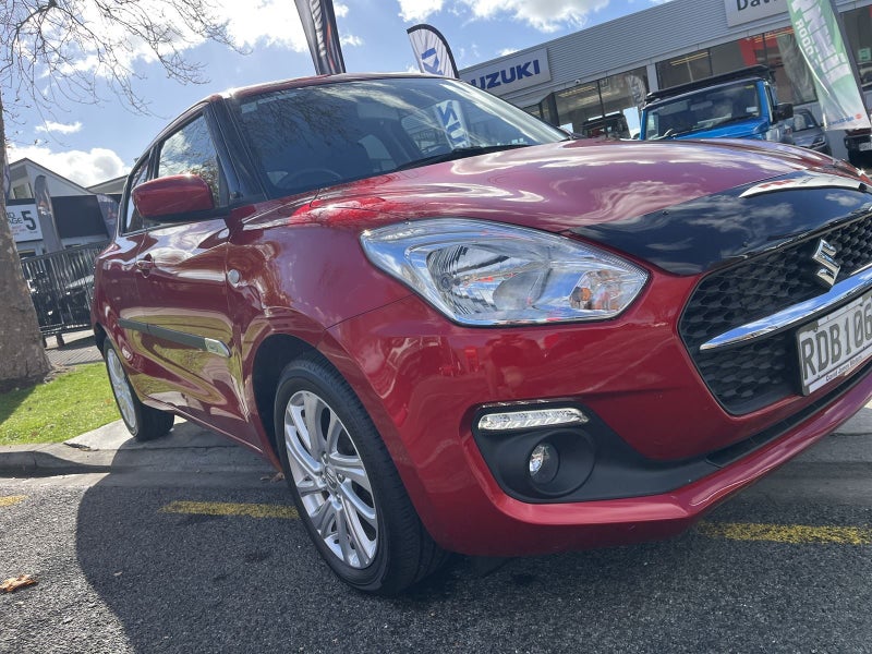 2025 Suzuki Swift GL image 3
